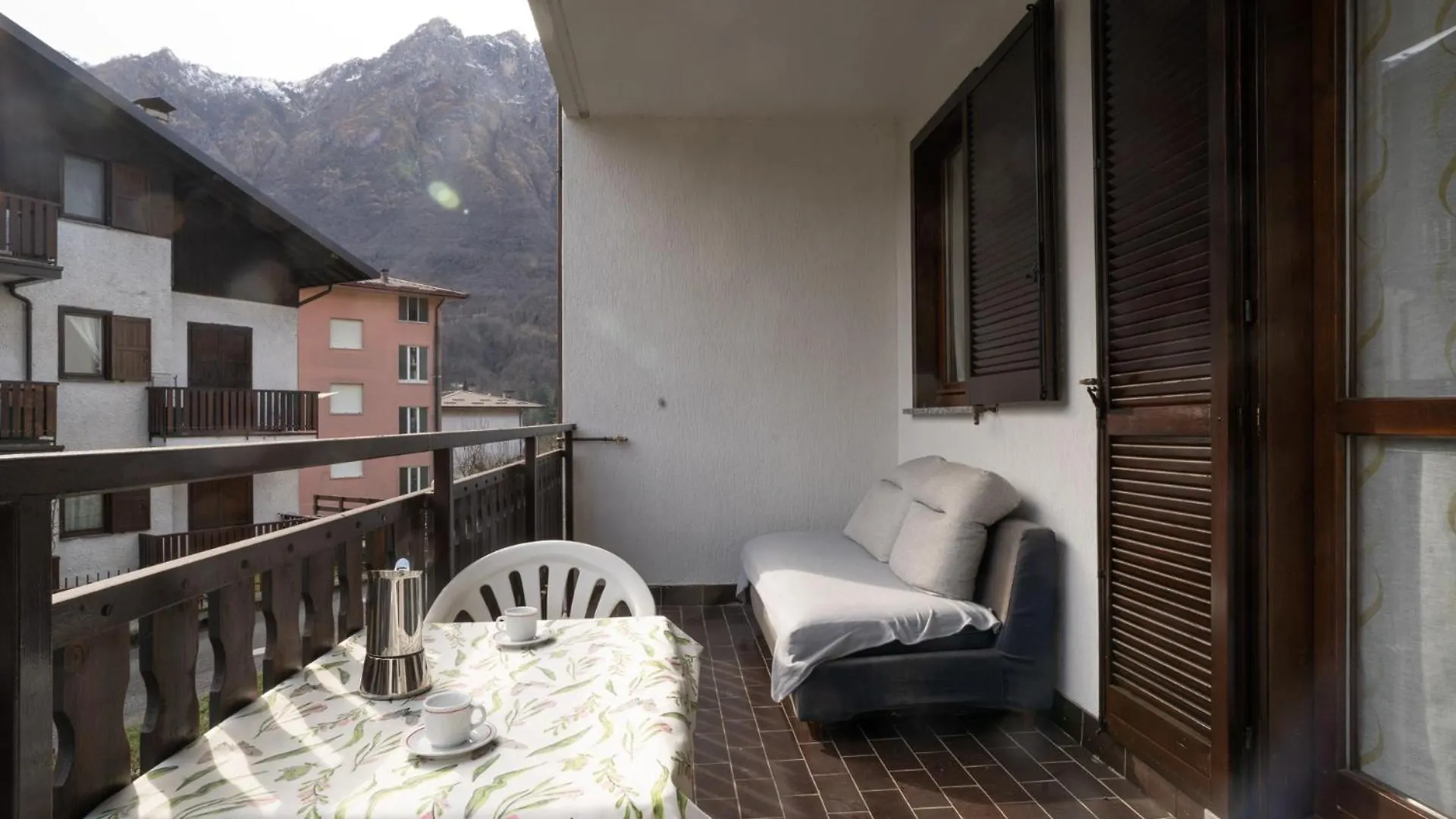 Valley Hideaway With Private Garden Near Como Lake Taceno